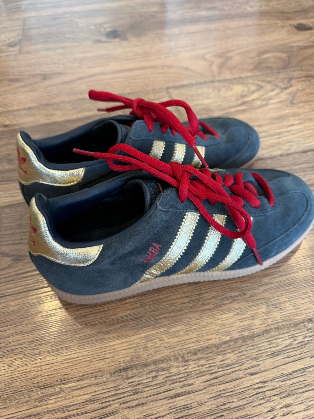 Adidas Sambas in Navy with Gold Stripes Sz 6/7
